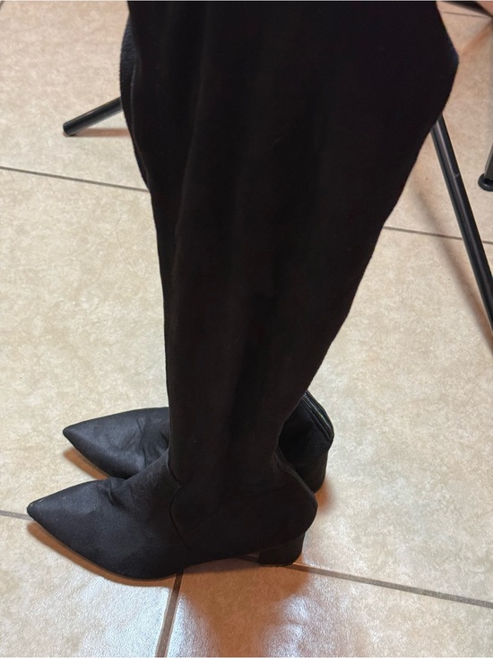 Shoes - Women's Black Pointed Toe Knee Boot